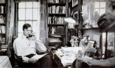 George Plimpton en su oficina de New York.